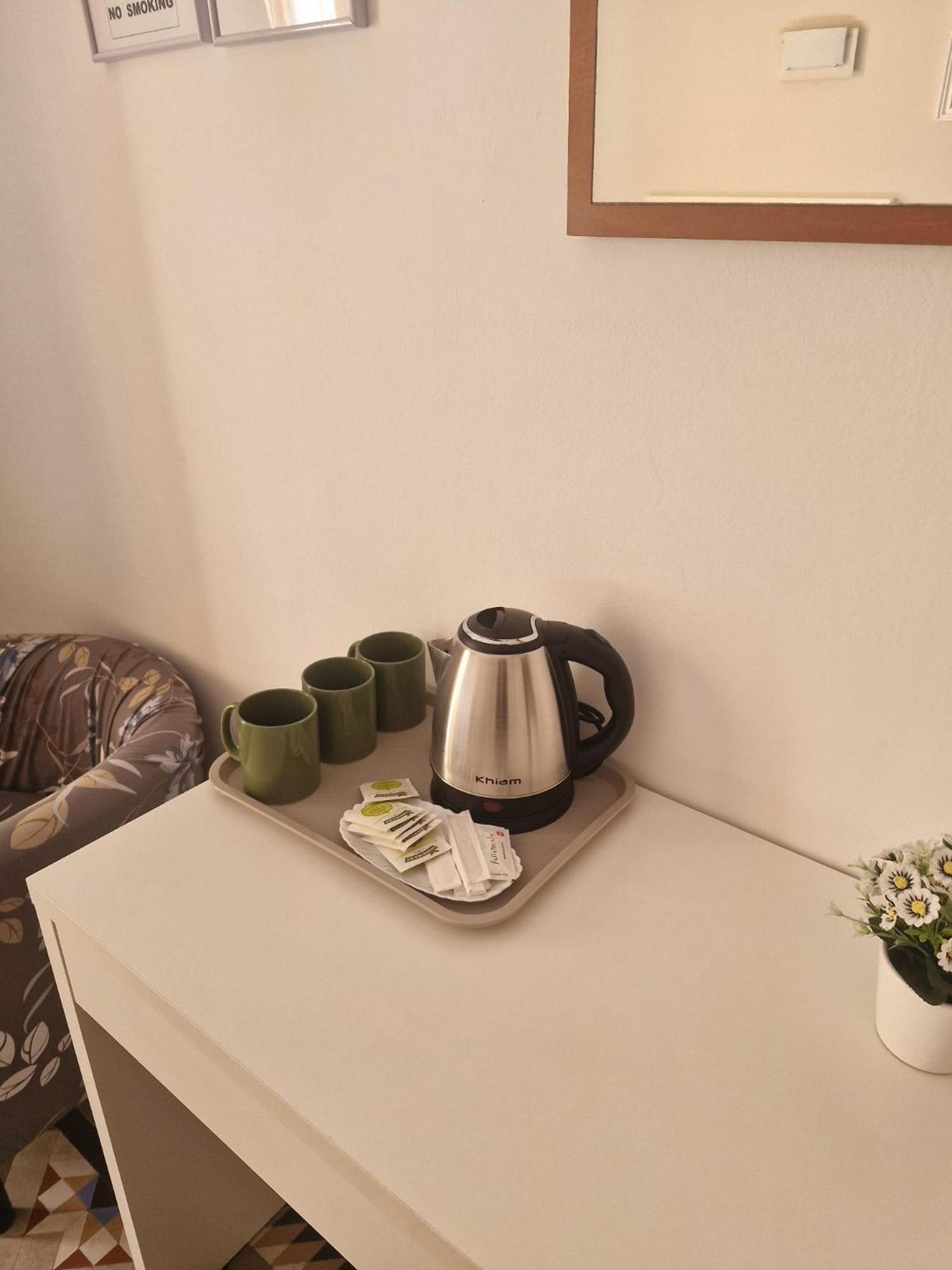 Hostal Ramos Barcelona Bagian luar foto